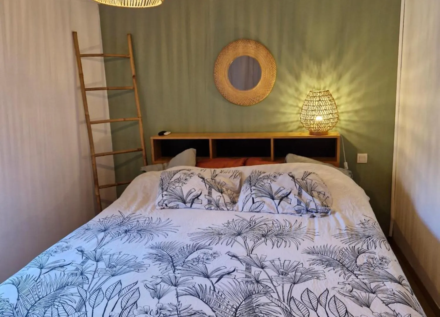 Appartement Maison De Ville En Pierre - 6 Couchages France